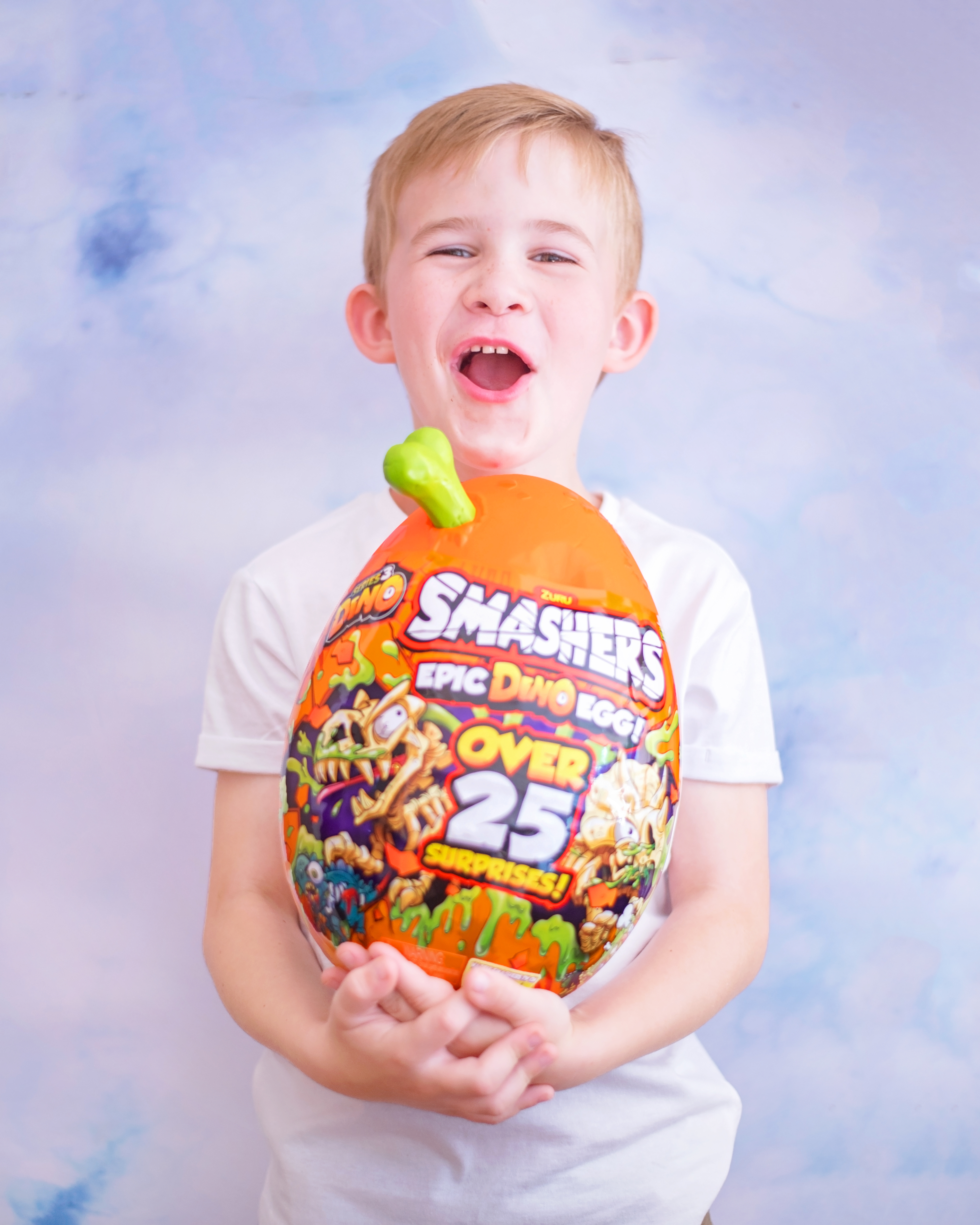 WHAT’S IN THE ZURU SMASHERS EPIC DINO EGG?  [GIVEAWAY]