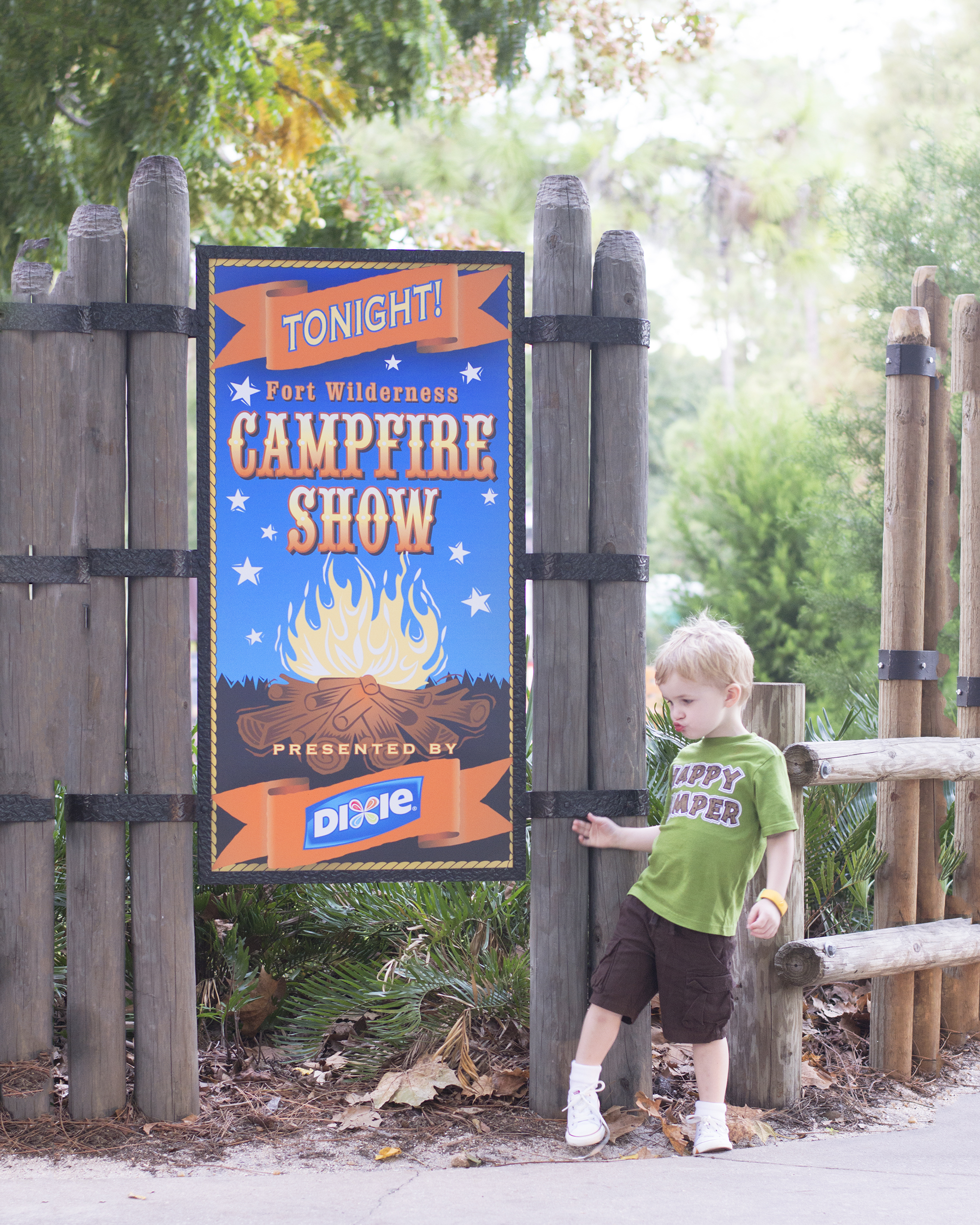 CHIP ‘N’ DALE’S CAMPFIRE SING-A-LONG – WITH THE HEADLESS HORSEMAN